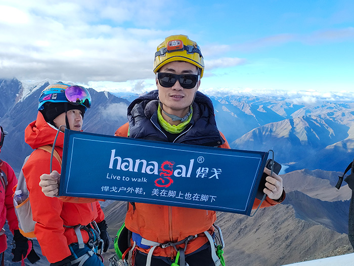 Conquistando picos cobertos de neve: tênis de caminhada confiáveis ​​para aventuras radicais